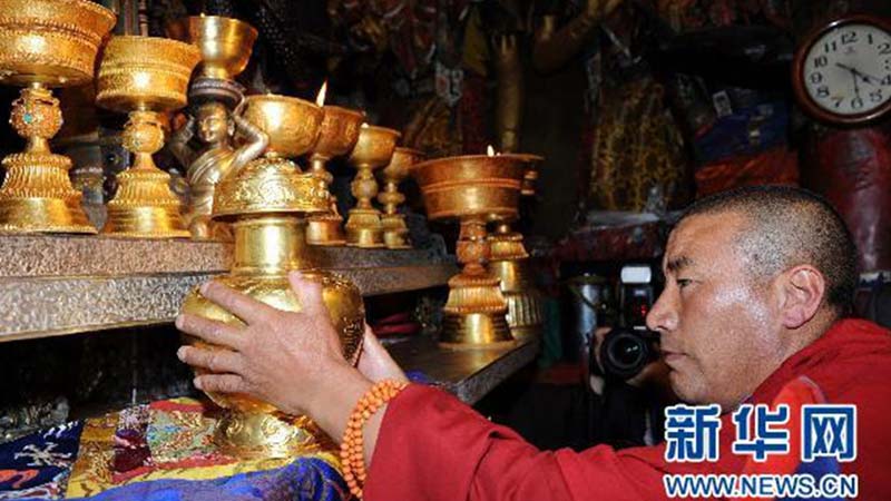 living buddha dezhub, lhasa,