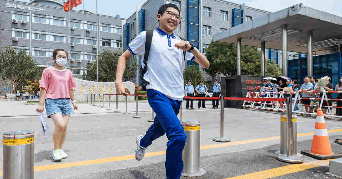 Parents greet students after 2023 senior high school entrance examinations in Beijing. Photo: Li Hao/GT